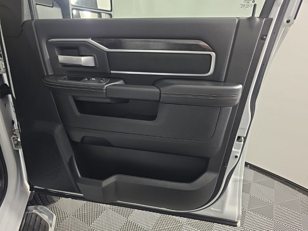 Used 2024 RAM 3500 Big Horn image 40