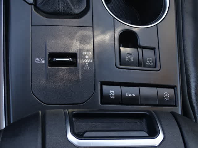 Used 2022 Toyota Highlander XLE FWD image 34