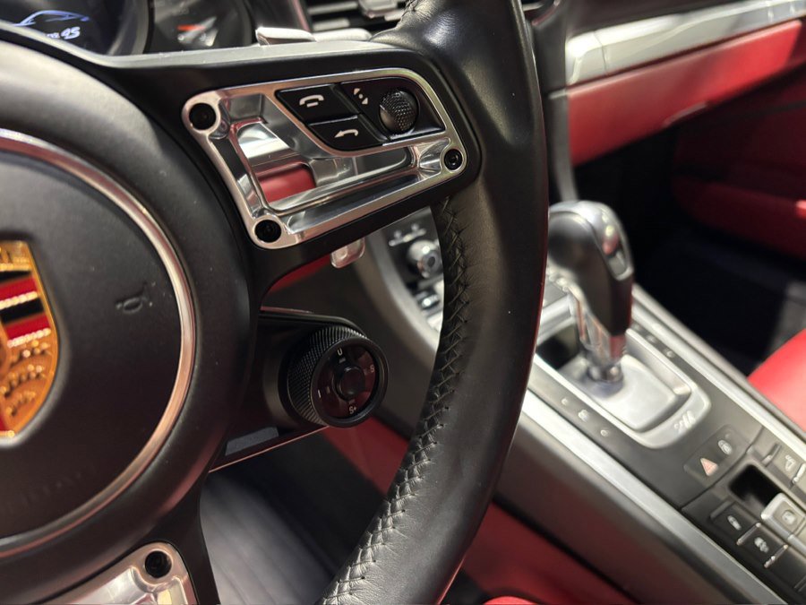 Used 2019 Porsche 911 Carrera 4S image 9