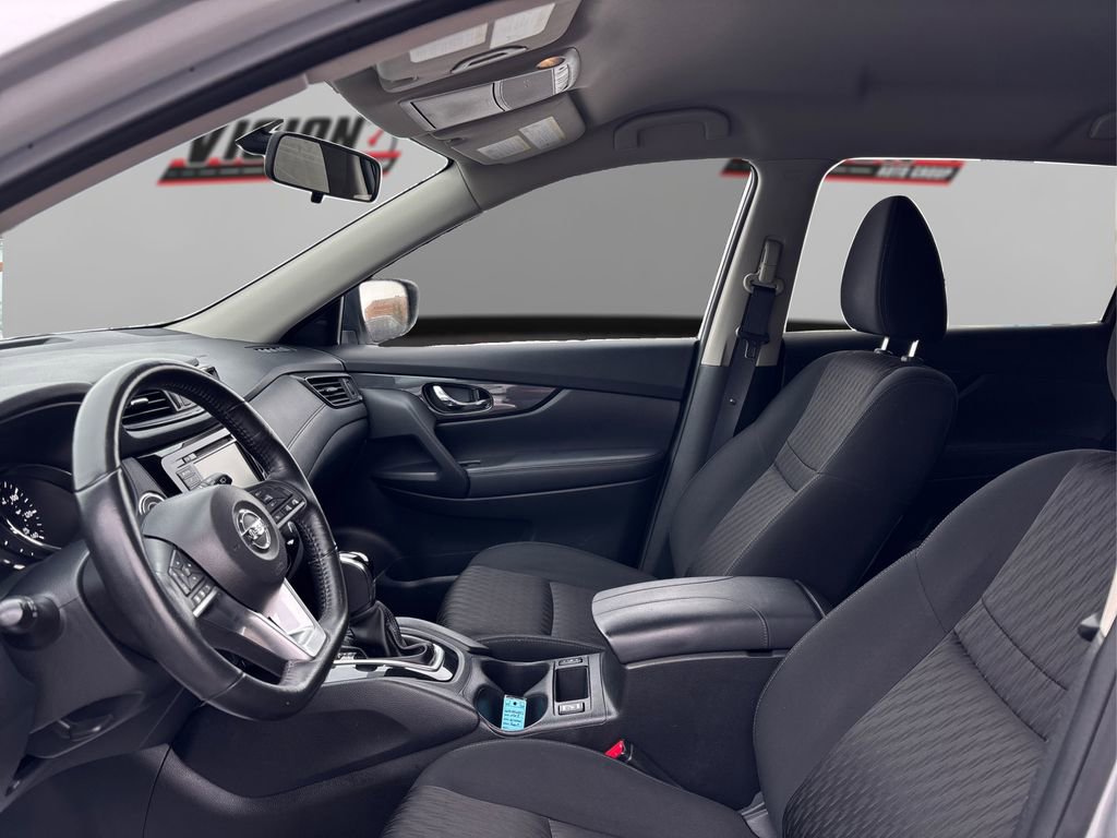 Used 2018 Nissan Rogue SV image 9