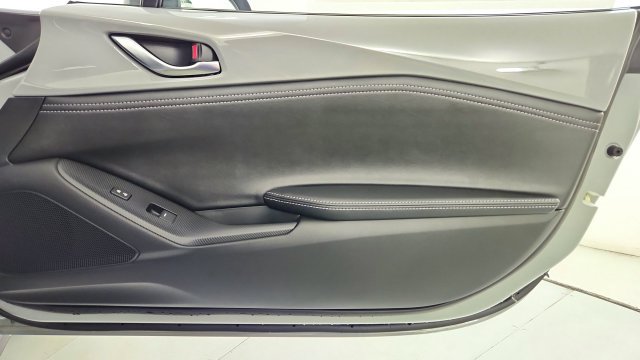 New 2026 MAZDA MX-5 Miata Club w/ Interior Package RWD image 29