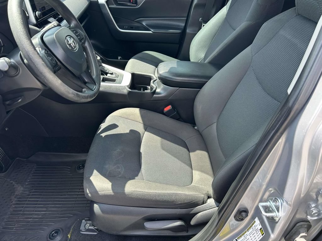 Used 2023 Toyota RAV4 LE FWD image 16