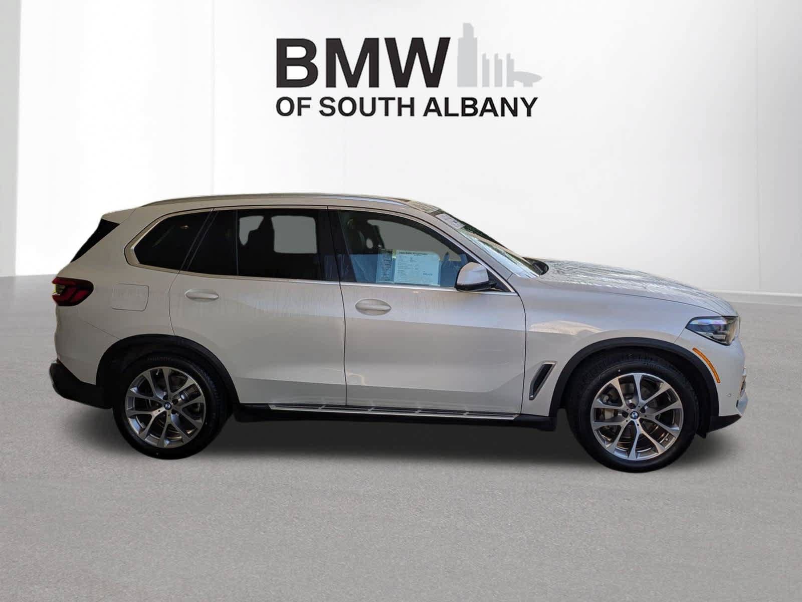 Used 2023 BMW X5 xDrive40i w/ Premium Package AWD/4WD image 2