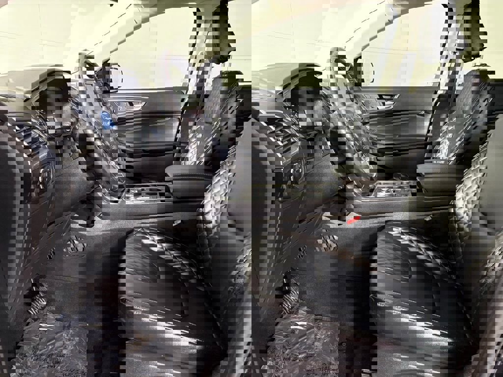 Used 2024 Ford Edge Titanium image 20