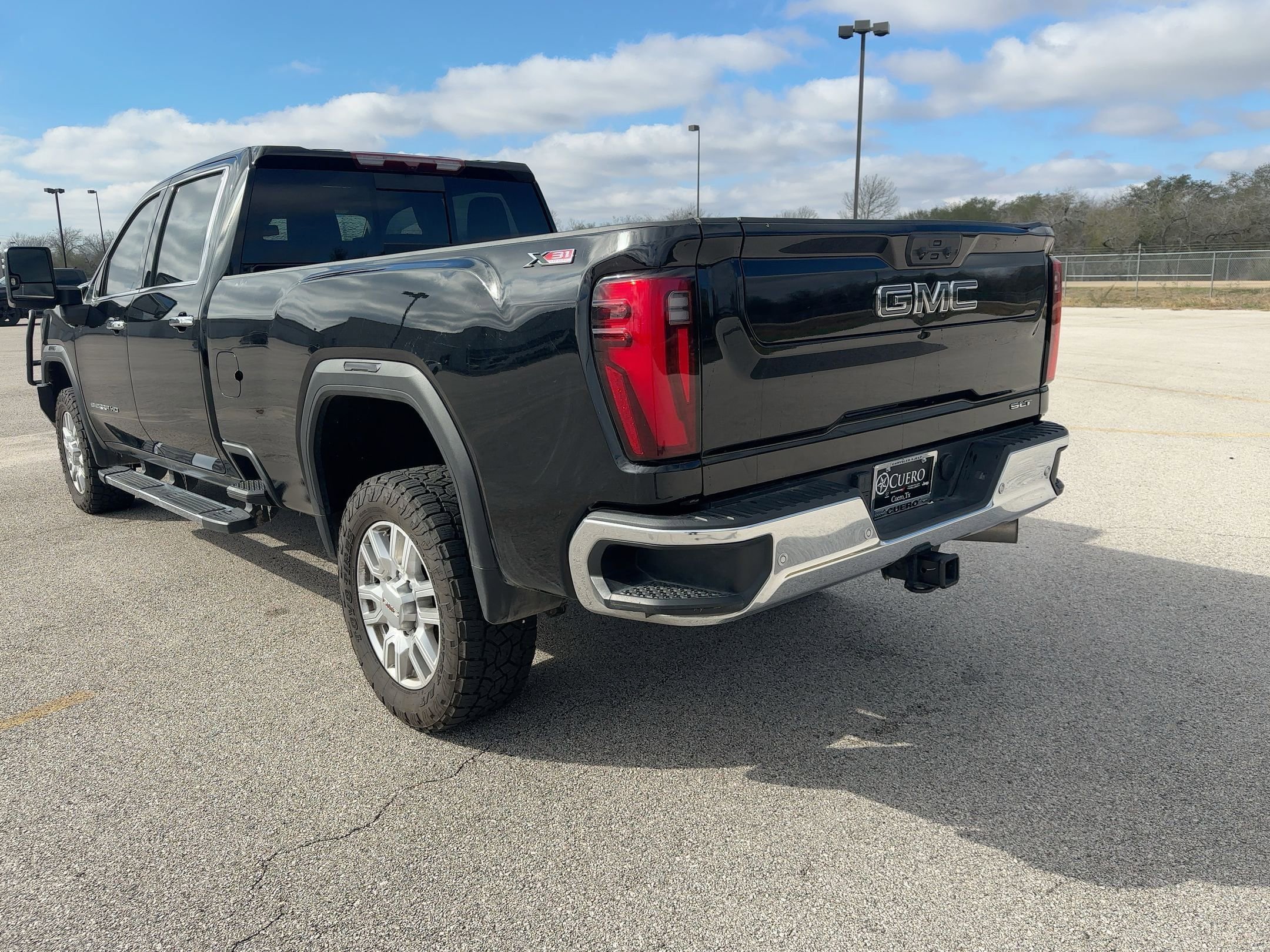 Used 2024 GMC Sierra 2500 SLT w/ SLT Convenience Package AWD/4WD image 3