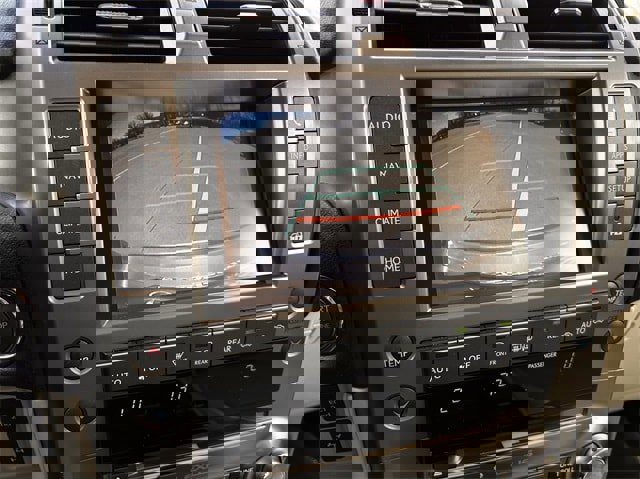 Used 2020 Lexus GX 460 Premium w/ Premium Package image 17