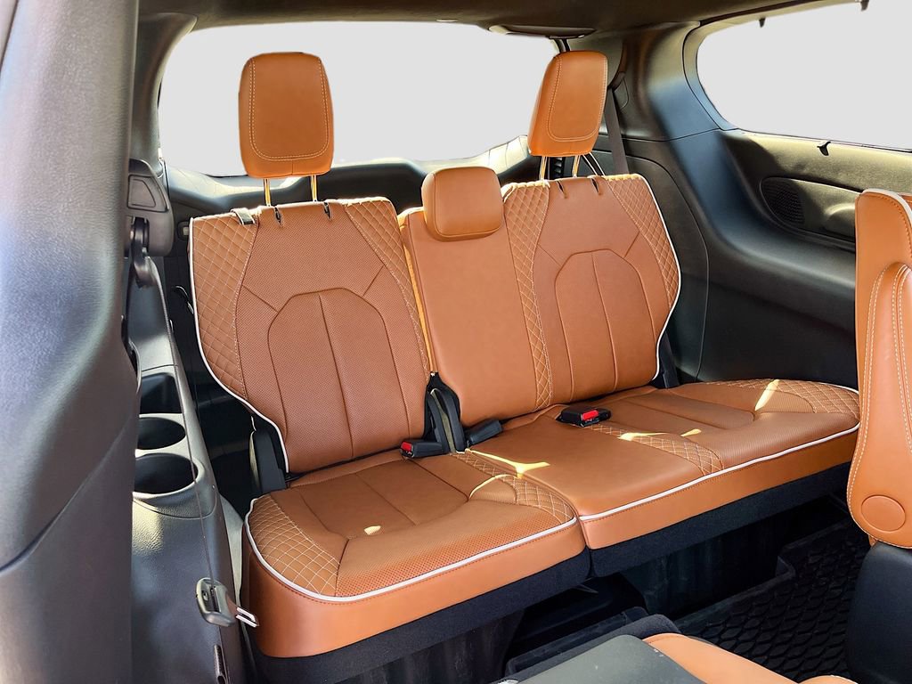 Certified 2024 Chrysler Pacifica Pinnacle FWD image 30
