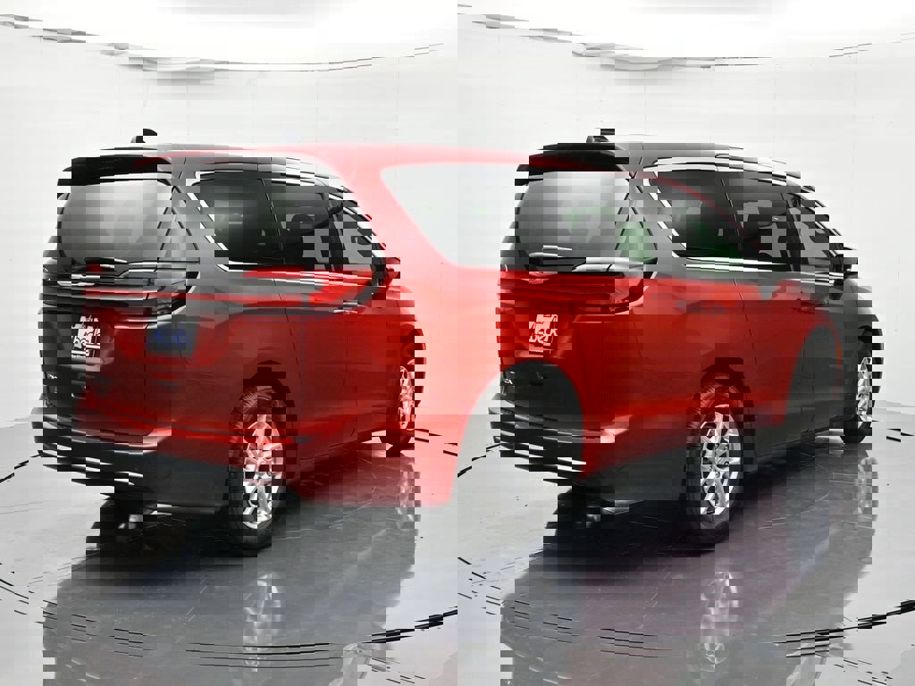 New 2026 Chrysler Pacifica Select image 5