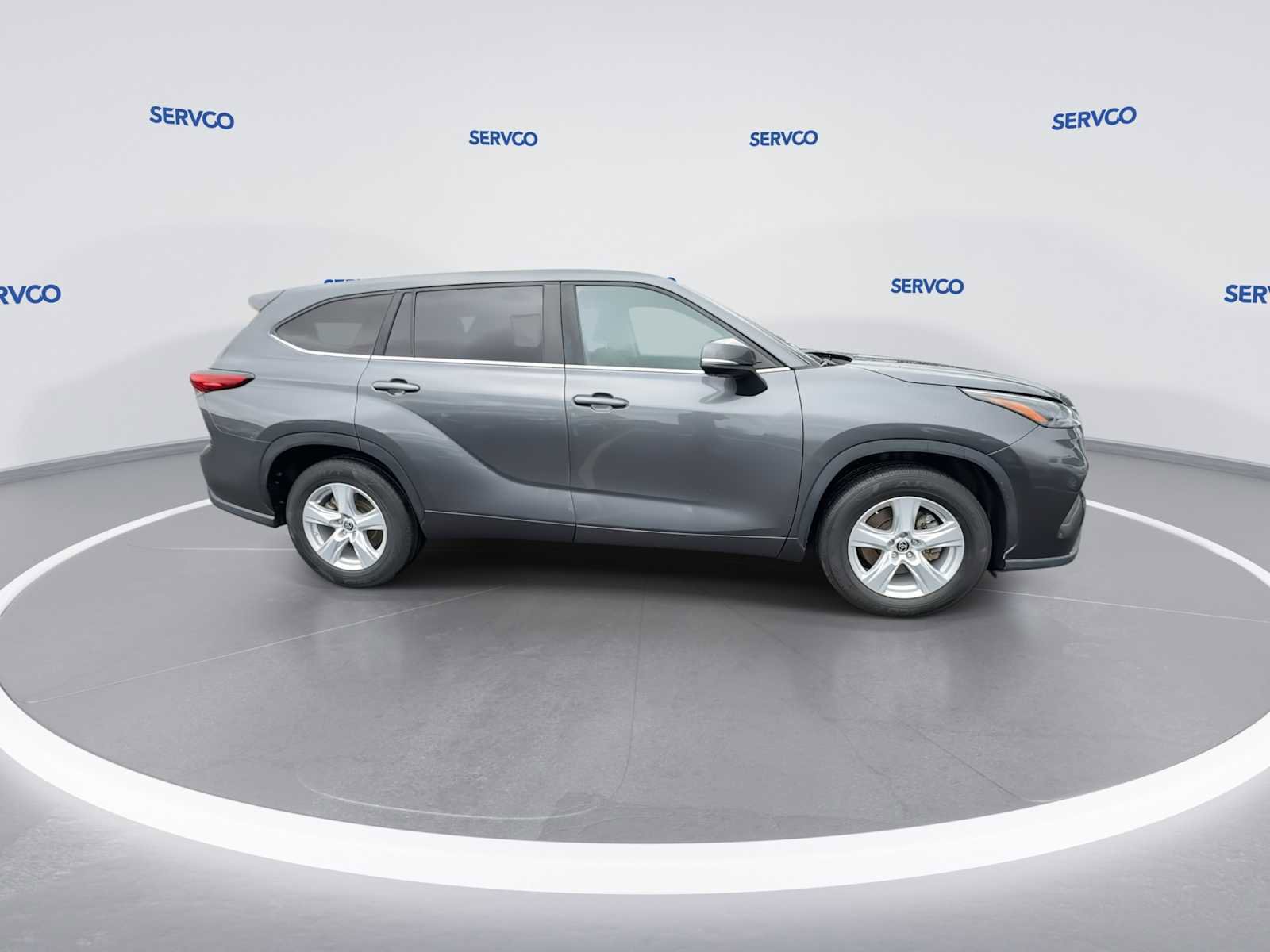 Used 2023 Toyota Highlander L FWD image 9