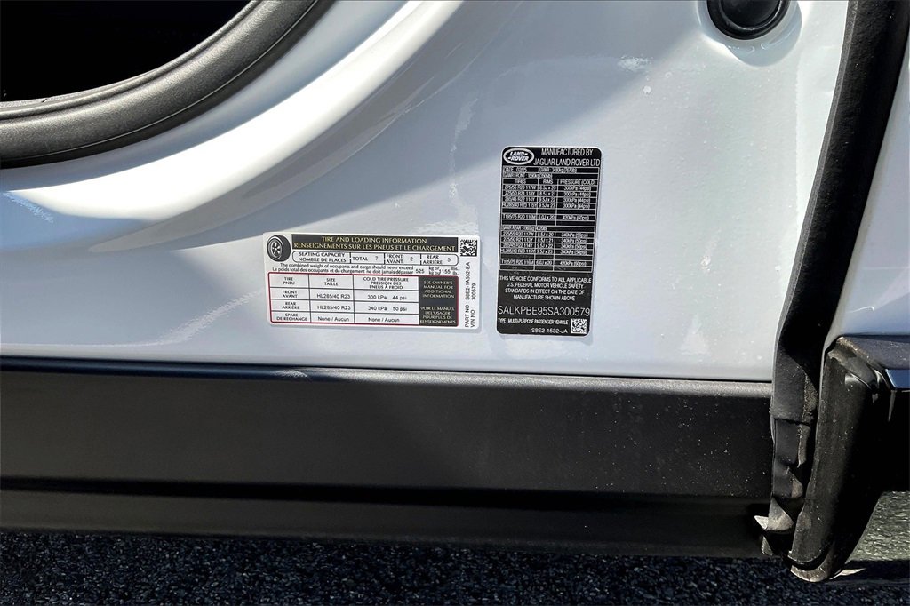 New 2025 Land Rover Range Rover Long Wheelbase SE image 8