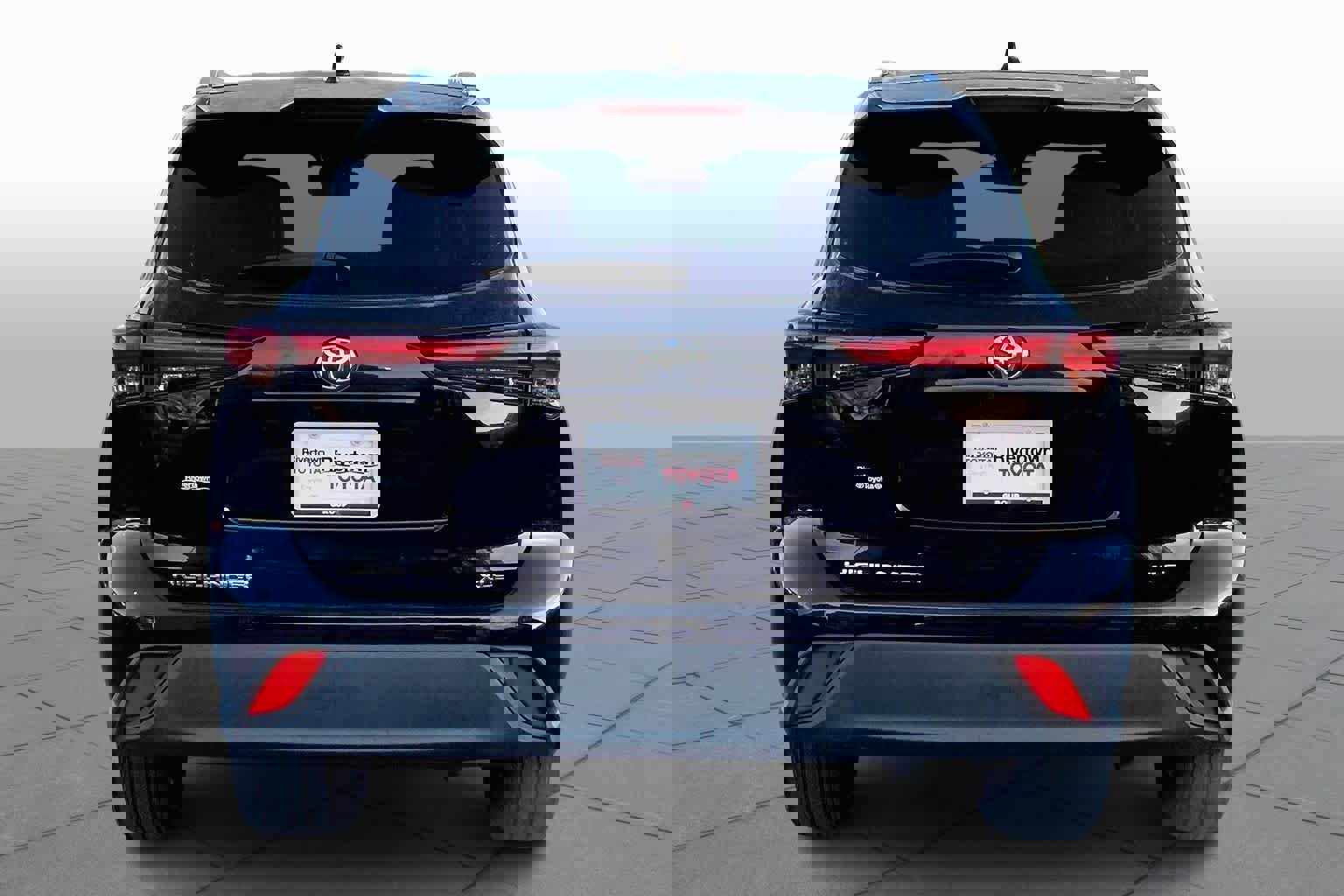 Used 2021 Toyota Highlander XLE image 5