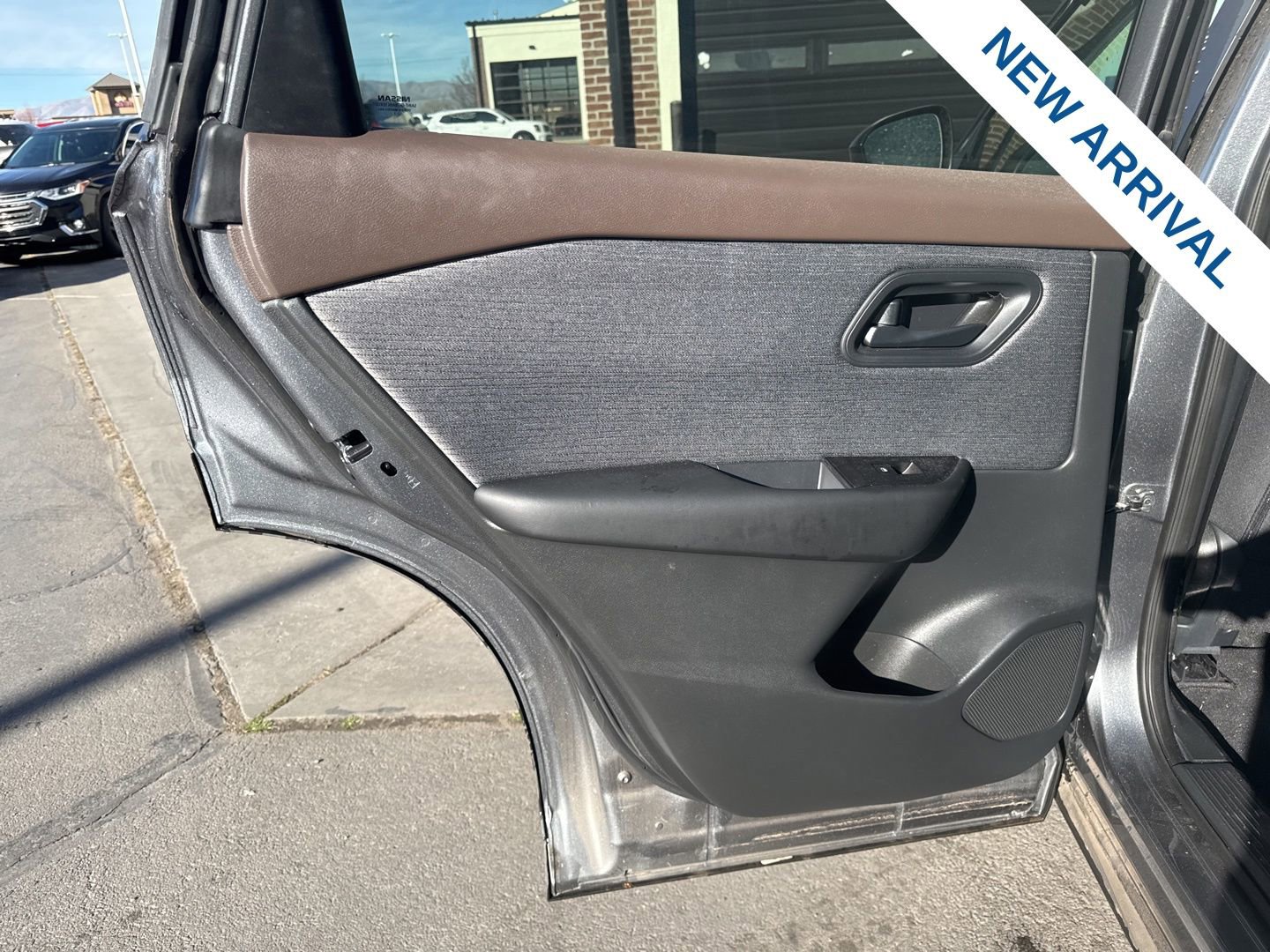Used 2023 Nissan Rogue S image 15
