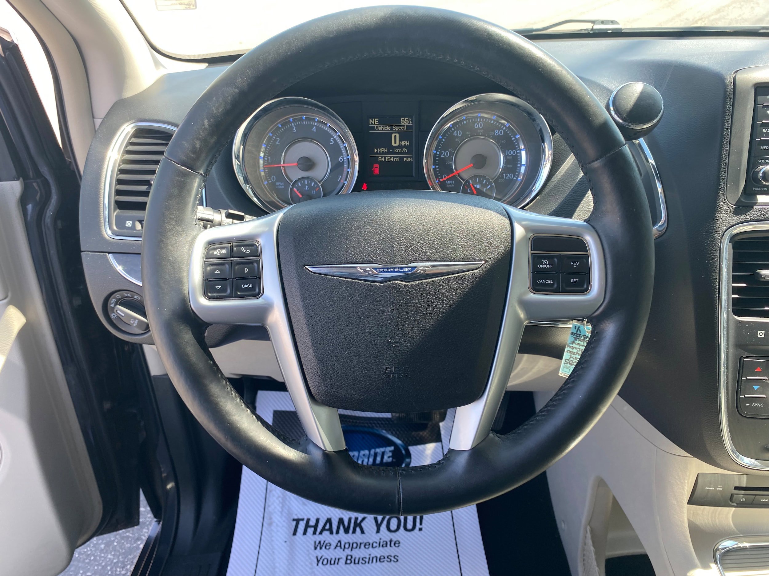 Used 2014 Chrysler Town & Country Touring-L w/ Driver Convenience Group FWD image 11