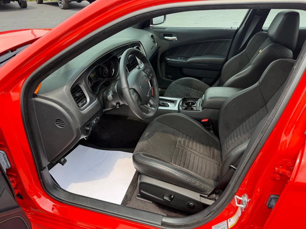 Used 2017 Dodge Charger R/T RWD image 10