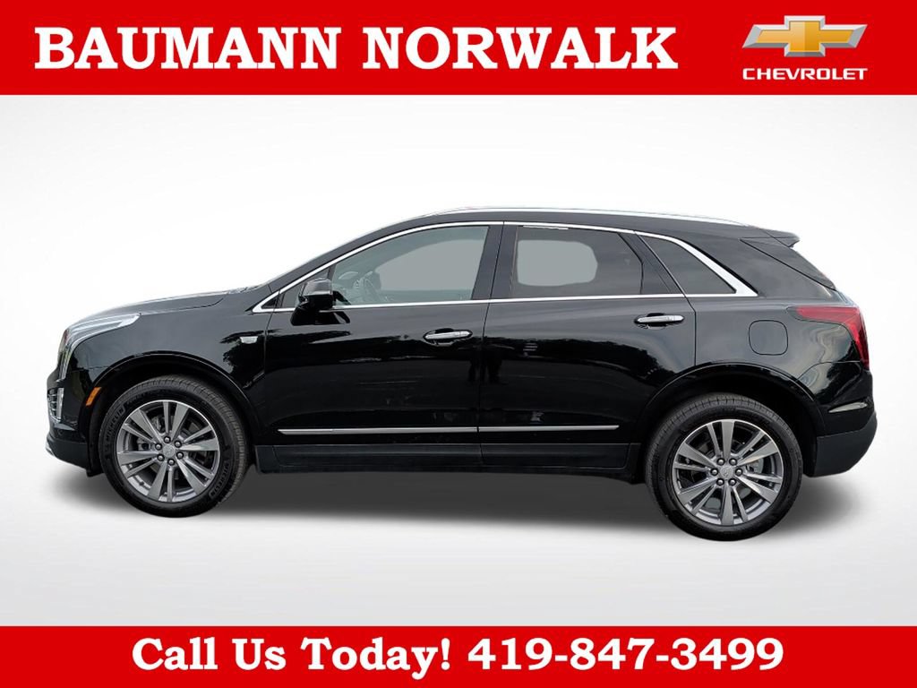 Used 2025 Cadillac XT5 Premium Luxury AWD/4WD image 2
