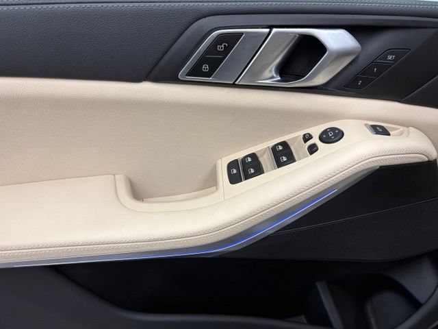 Used 2022 BMW X5 xDrive40i w/ Premium Package AWD/4WD image 18