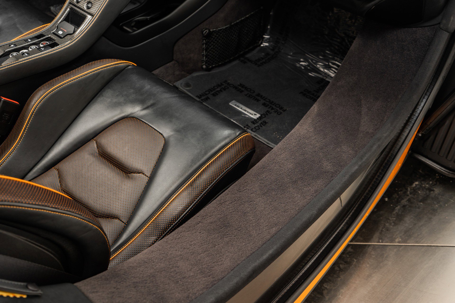 Used 2015 McLaren 650S Spider RWD image 27