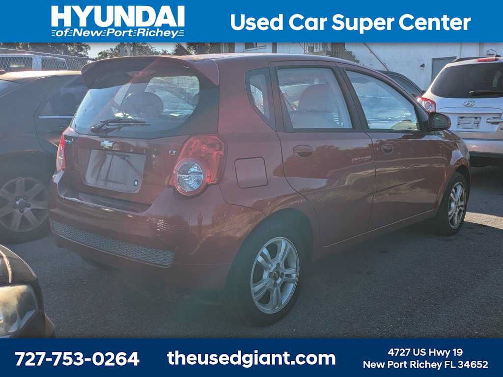Used 2011 Chevrolet Aveo5 LT FWD image 2