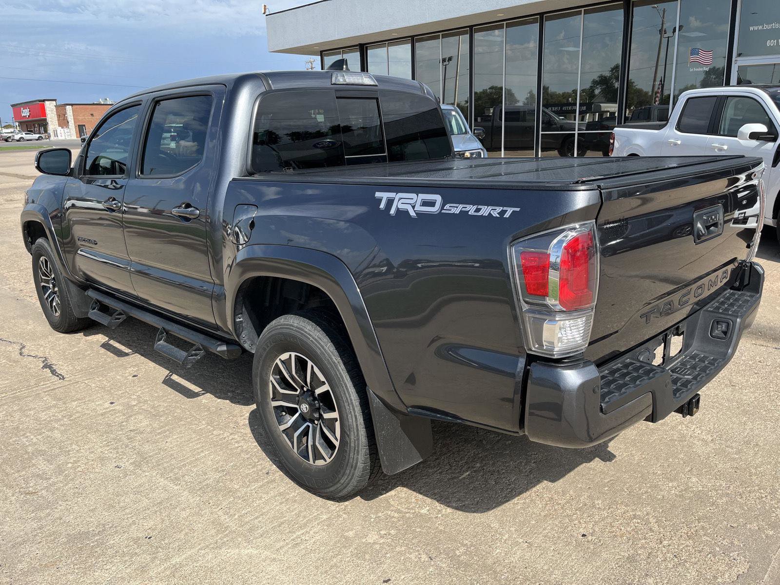 Used 2021 Toyota Tacoma TRD Off-Road image 8