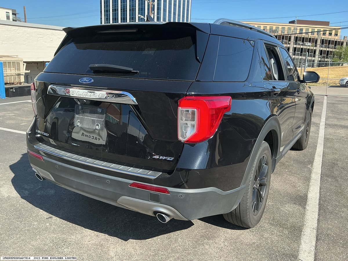 Used 2023 Ford Explorer Limited AWD/4WD image 6