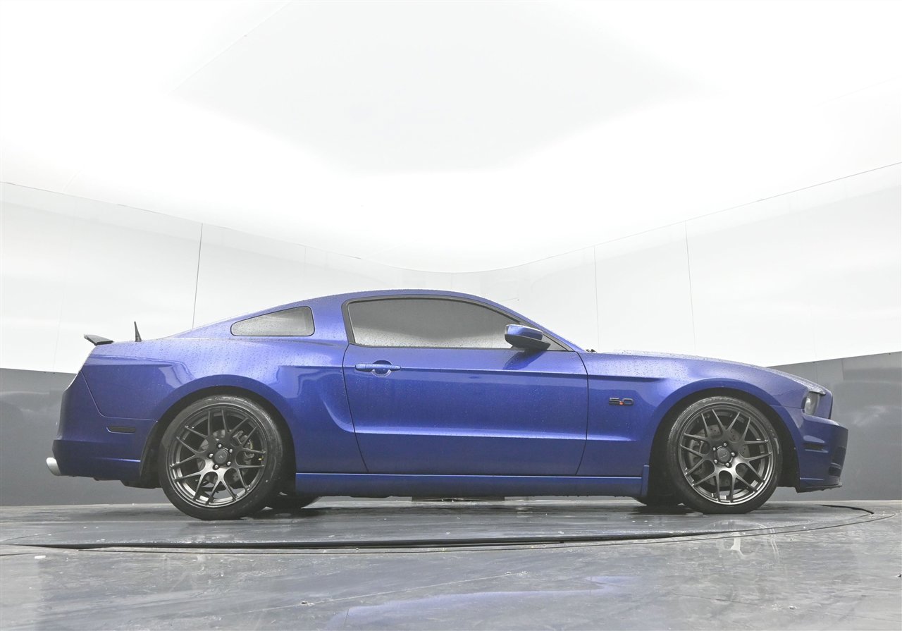Used 2014 Ford Mustang GT Premium image 31