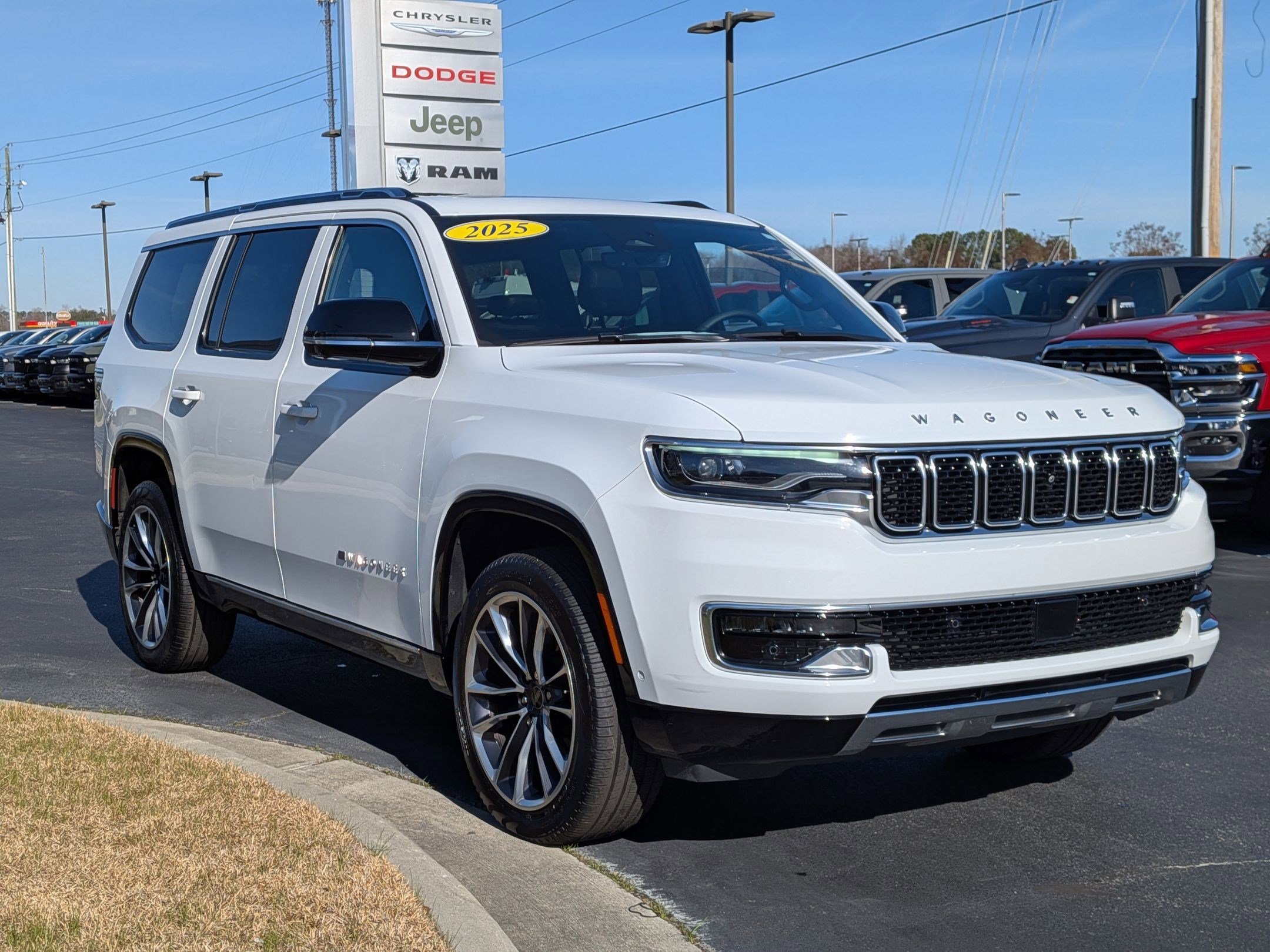 Certified 2025 Jeep Wagoneer Series III w/ Premium Group I image 3