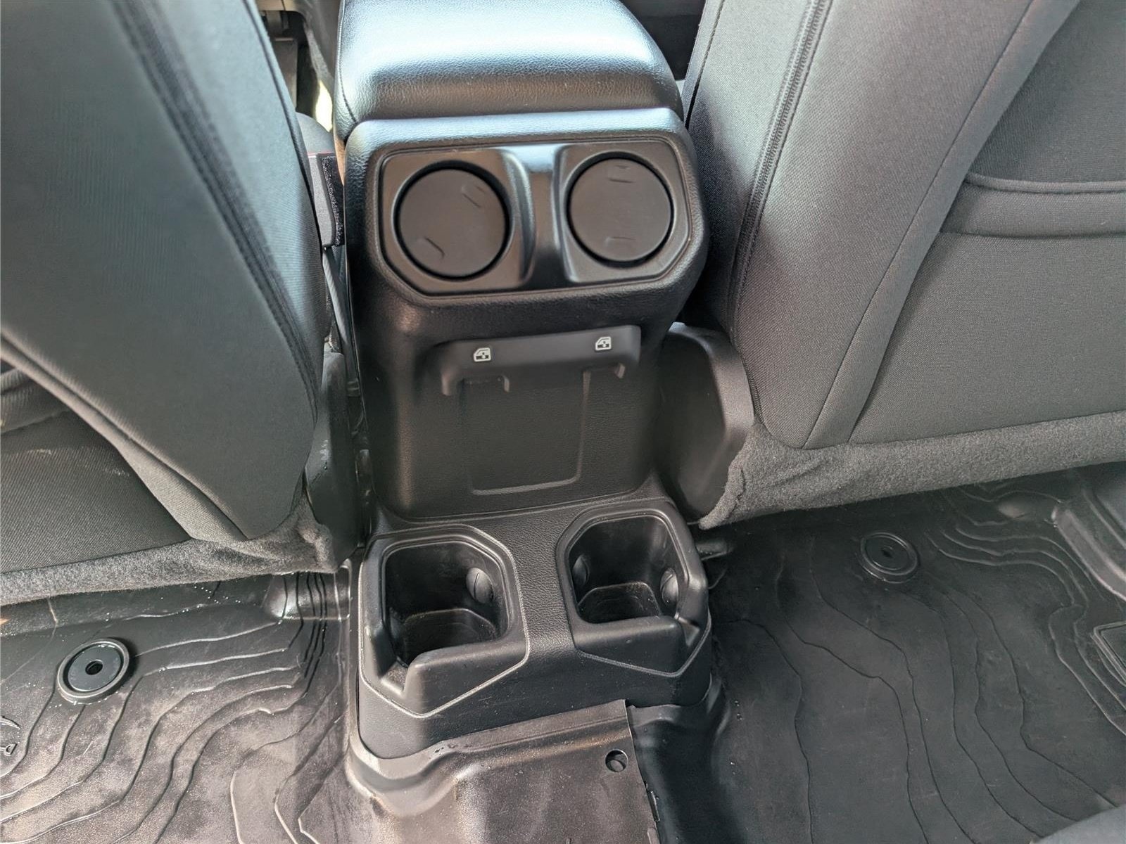 Used 2022 Jeep Wrangler Unlimited Sport AWD/4WD image 18