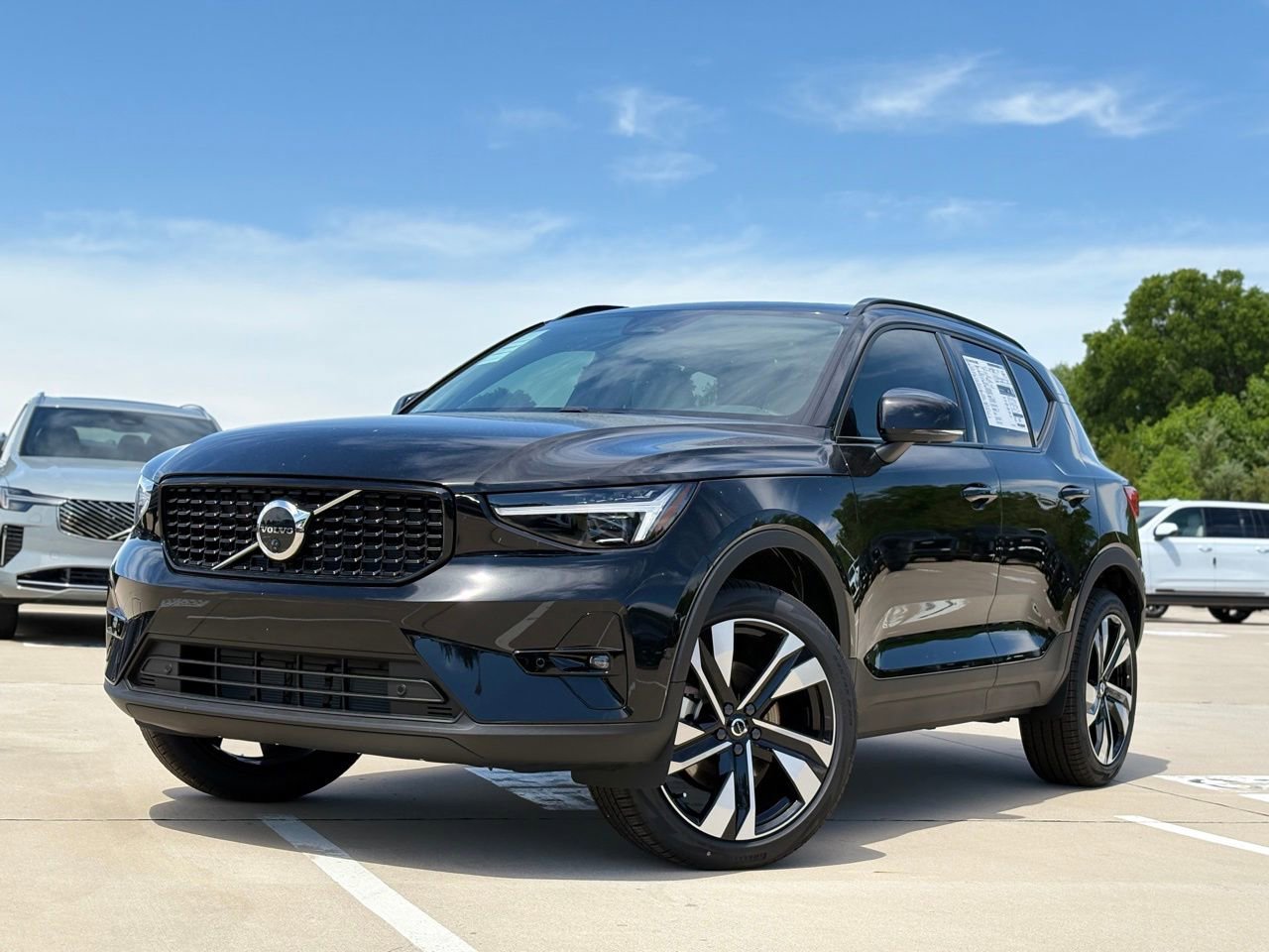 New 2026 Volvo XC40 B5 Ultra w/ Climate Package AWD/4WD image 2