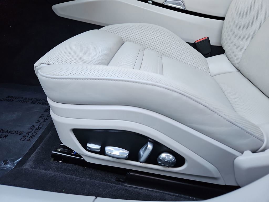 Used 2018 Porsche Panamera image 25