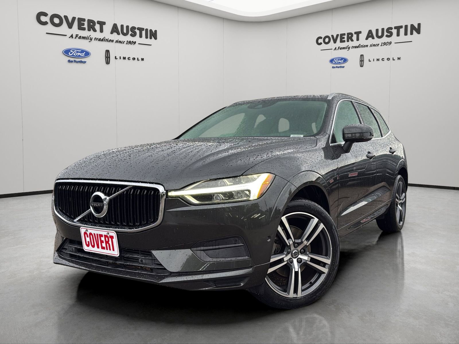 Used 2019 Volvo XC60 T5 Momentum w/ Multimedia Package