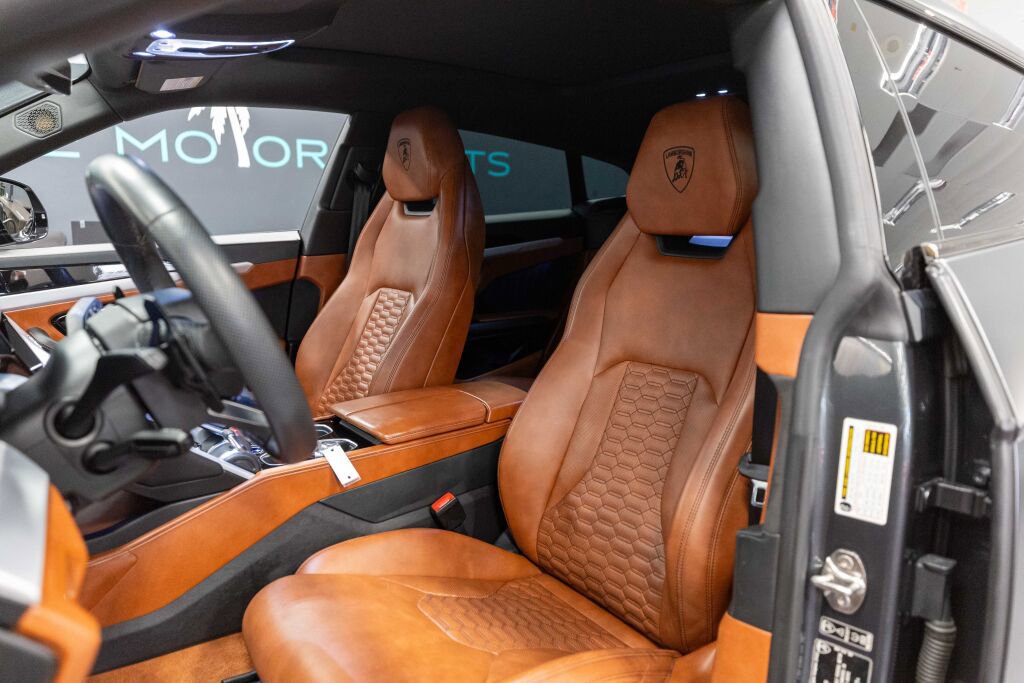 Used 2020 Lamborghini Urus image 10