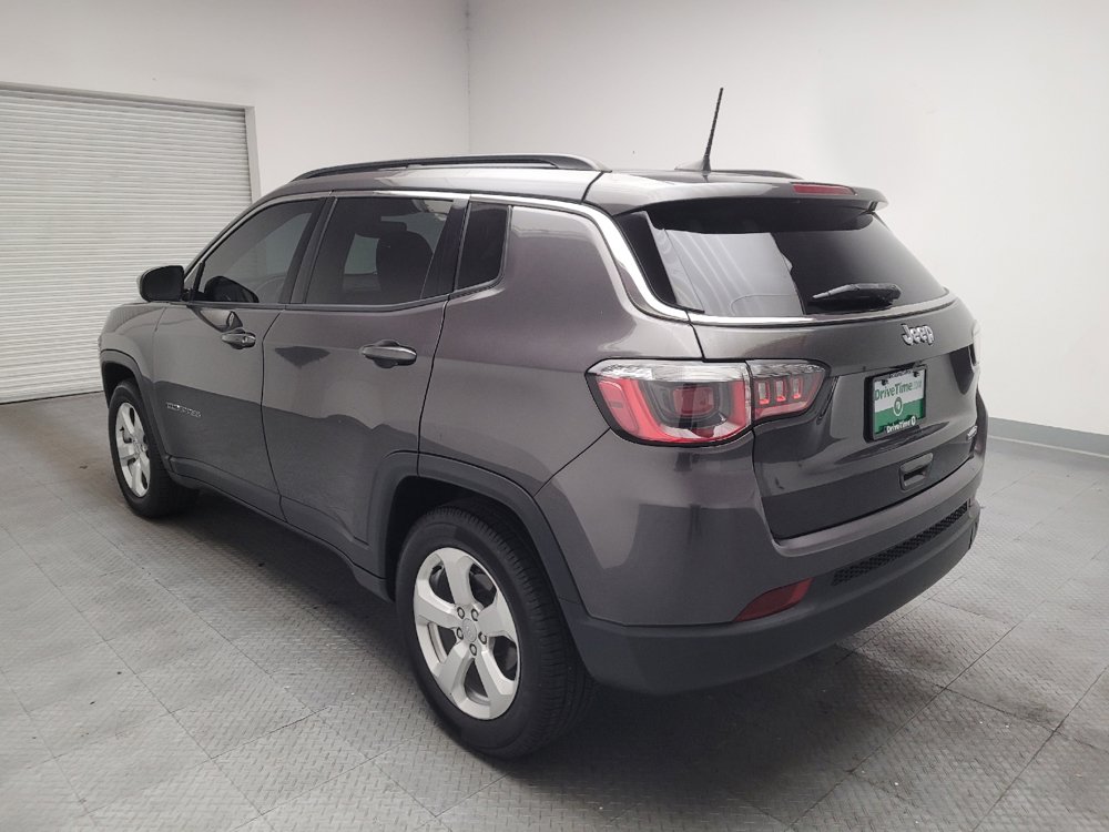 Used 2018 Jeep Compass Latitude w/ Popular Equipment Group FWD image 5
