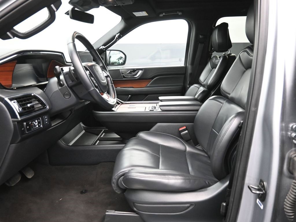 Used 2024 Lincoln Navigator L 4WD image 21
