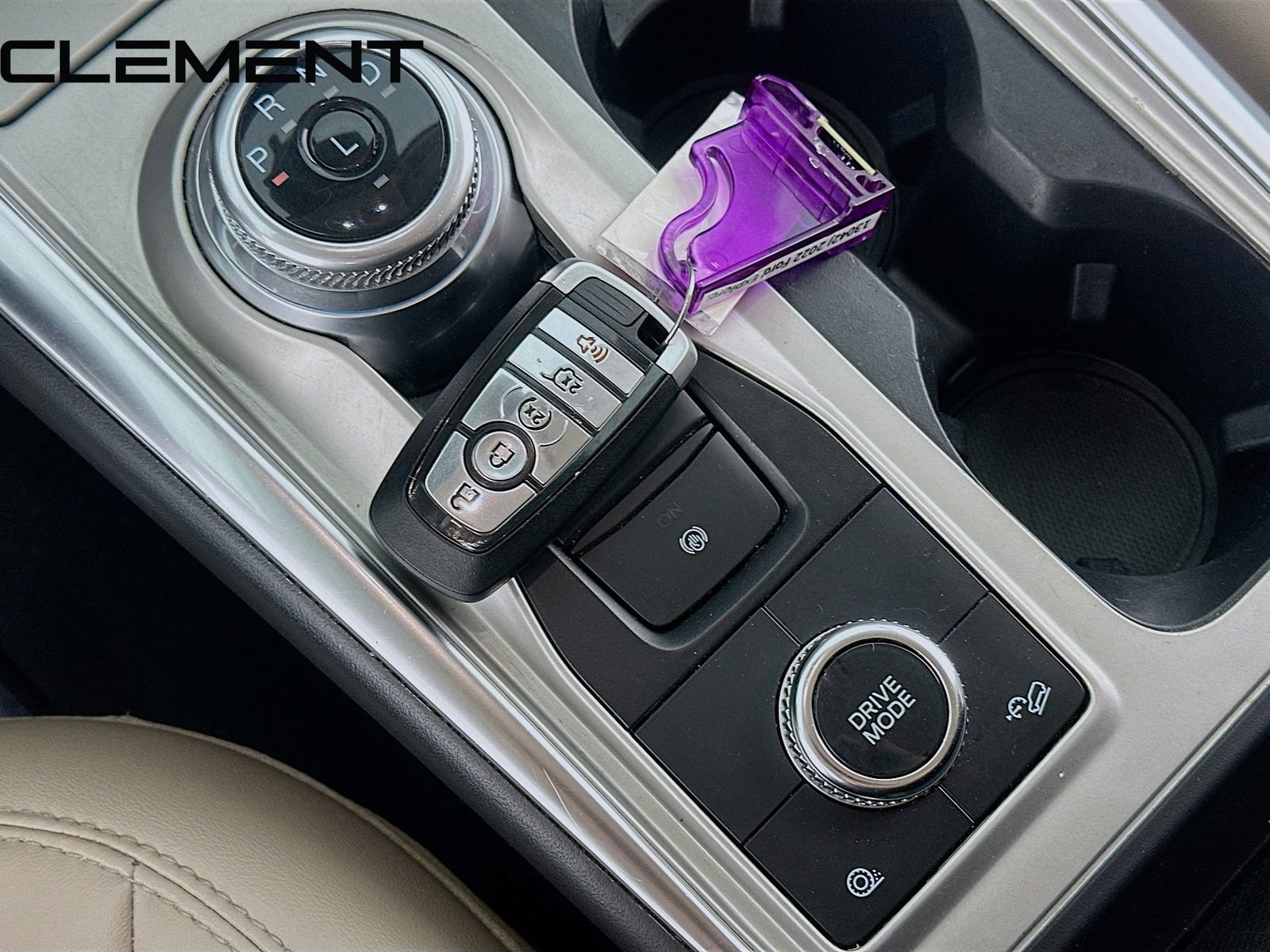 Used 2022 Ford Explorer XLT w/ Equipment Group 202A AWD/4WD image 24