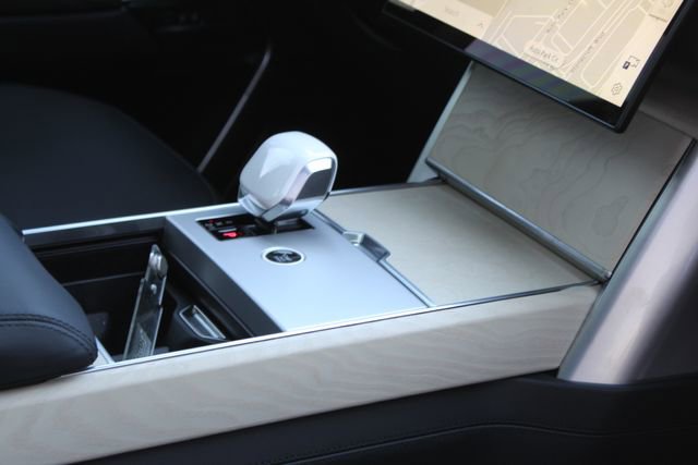 Used 2025 Land Rover Range Rover SV image 29