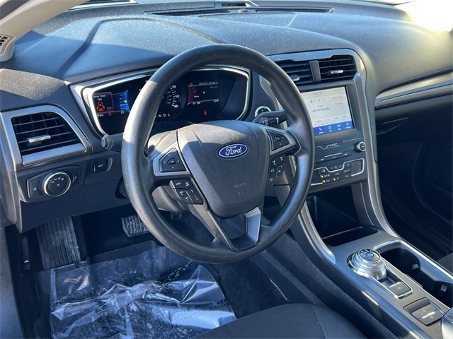 Used 2020 Ford Fusion SE image 17