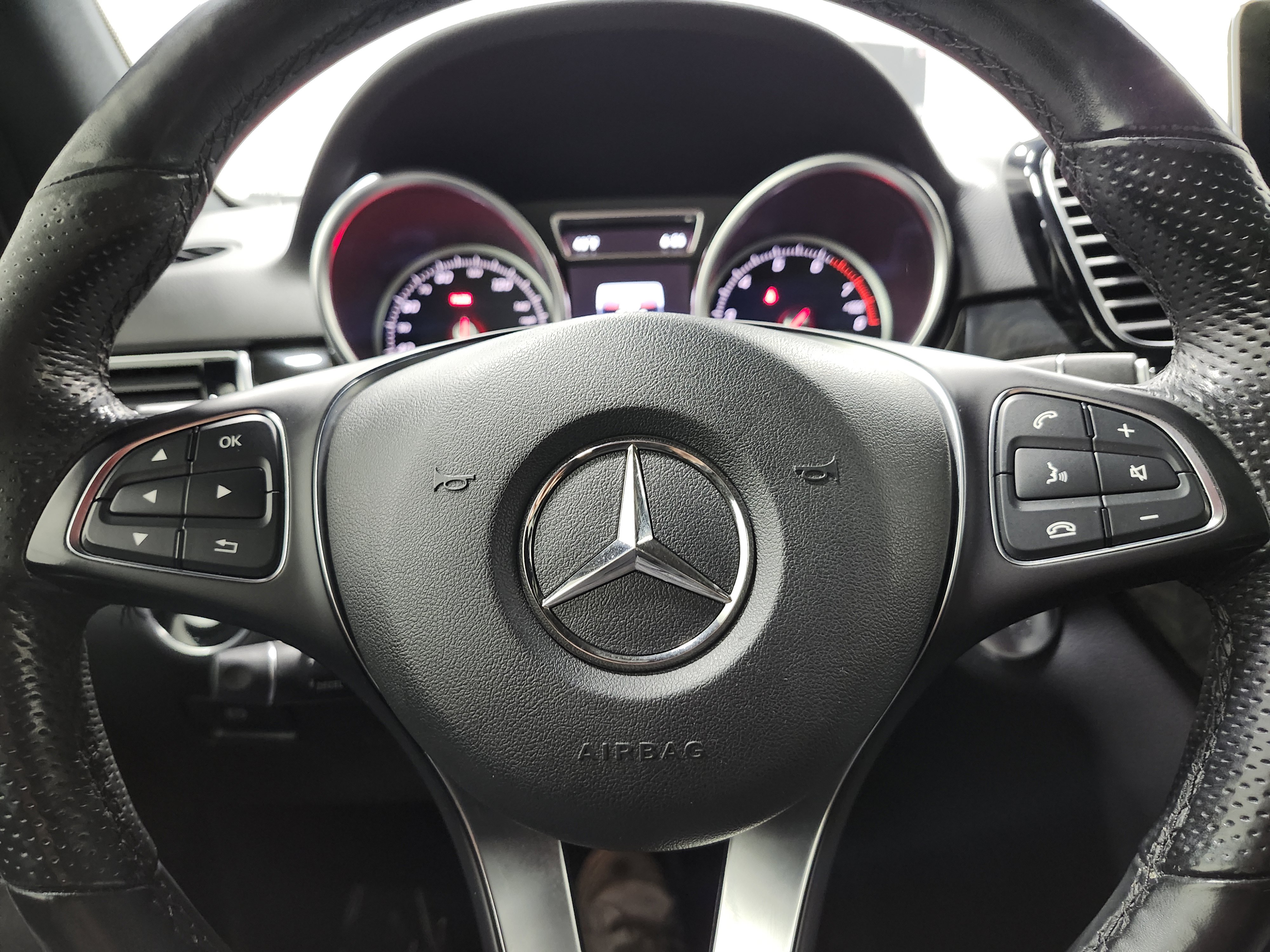 Used 2018 Mercedes-Benz GLE 350 4MATIC image 28