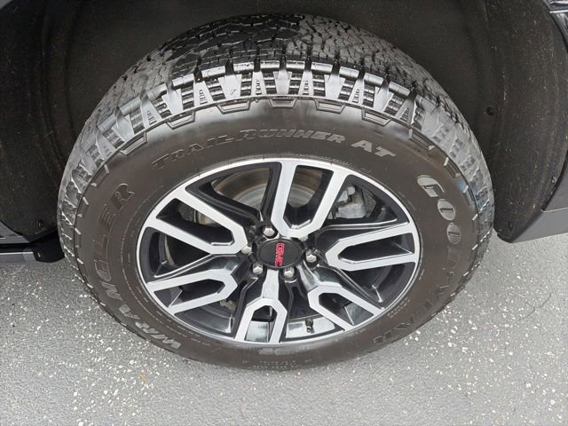 Used 2021 GMC Yukon AT4 w/ AT4 Premium Package AWD/4WD image 9