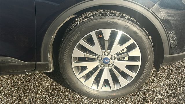 Used 2021 Ford Escape Titanium image 16