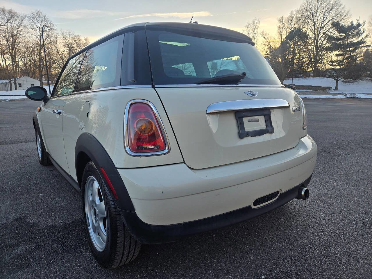 Used 2010 MINI Cooper Hardtop image 7