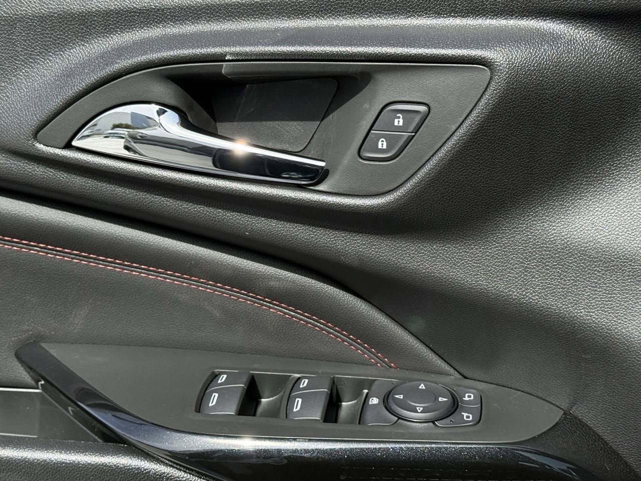 New 2026 Chevrolet Trax RS w/ Driver Confidence Package FWD image 17