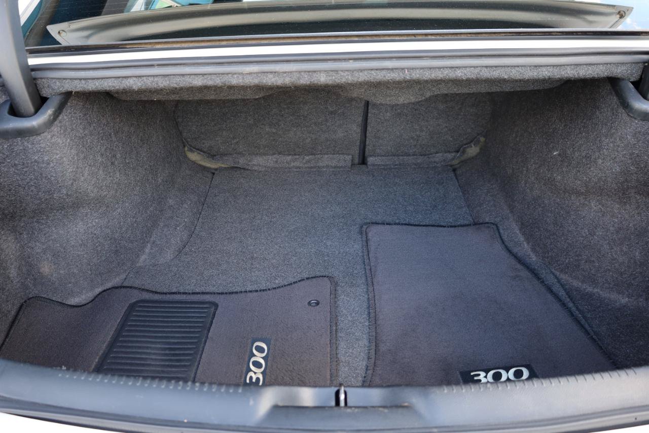 Used 2015 Chrysler 300 Limited RWD image 14
