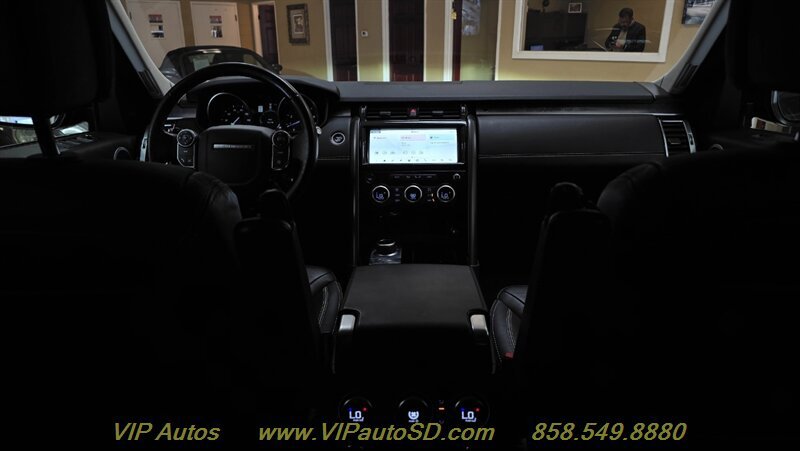 Used 2017 Land Rover Discovery First Edition AWD/4WD image 35