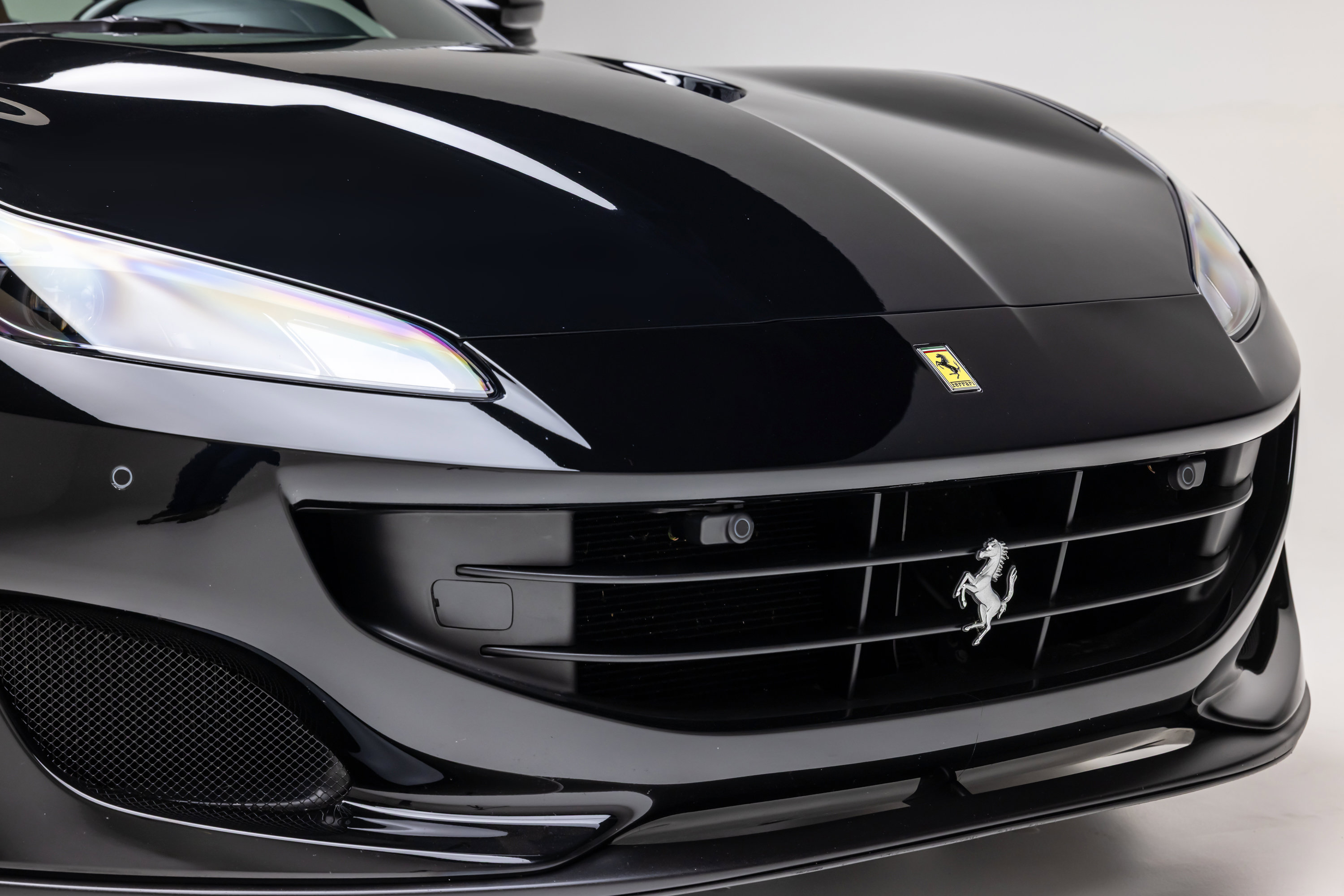 Used 2020 Ferrari Portofino RWD image 16