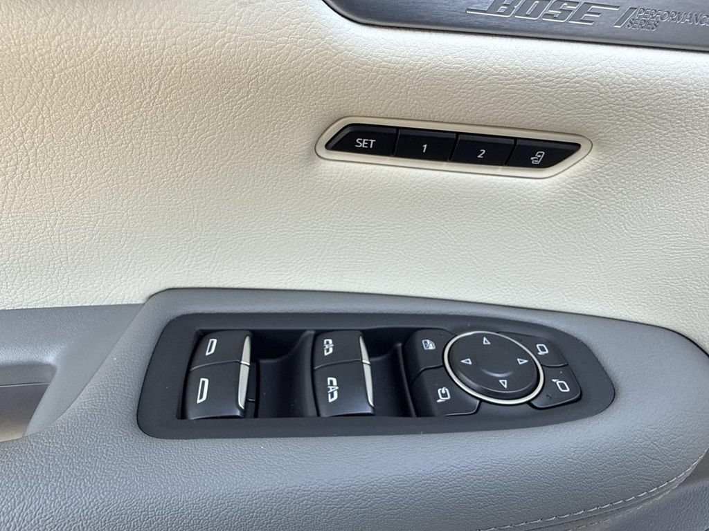 New 2026 Cadillac XT5 Premium Luxury w/ Driver Assist Package FWD image 19