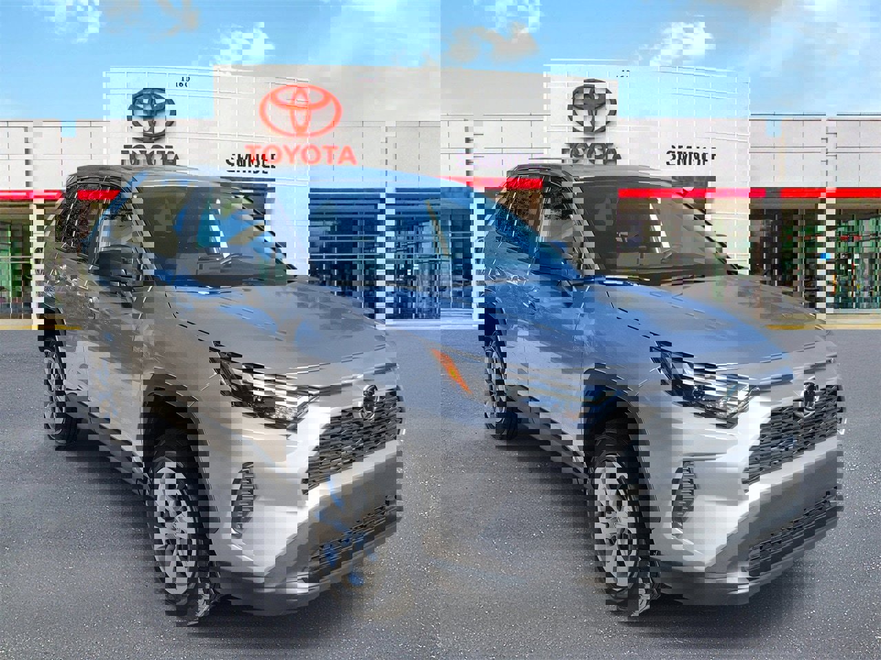 Used 2025 Toyota RAV4 LE image 2