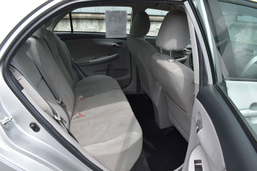 Used 2012 Toyota Corolla LE image 23
