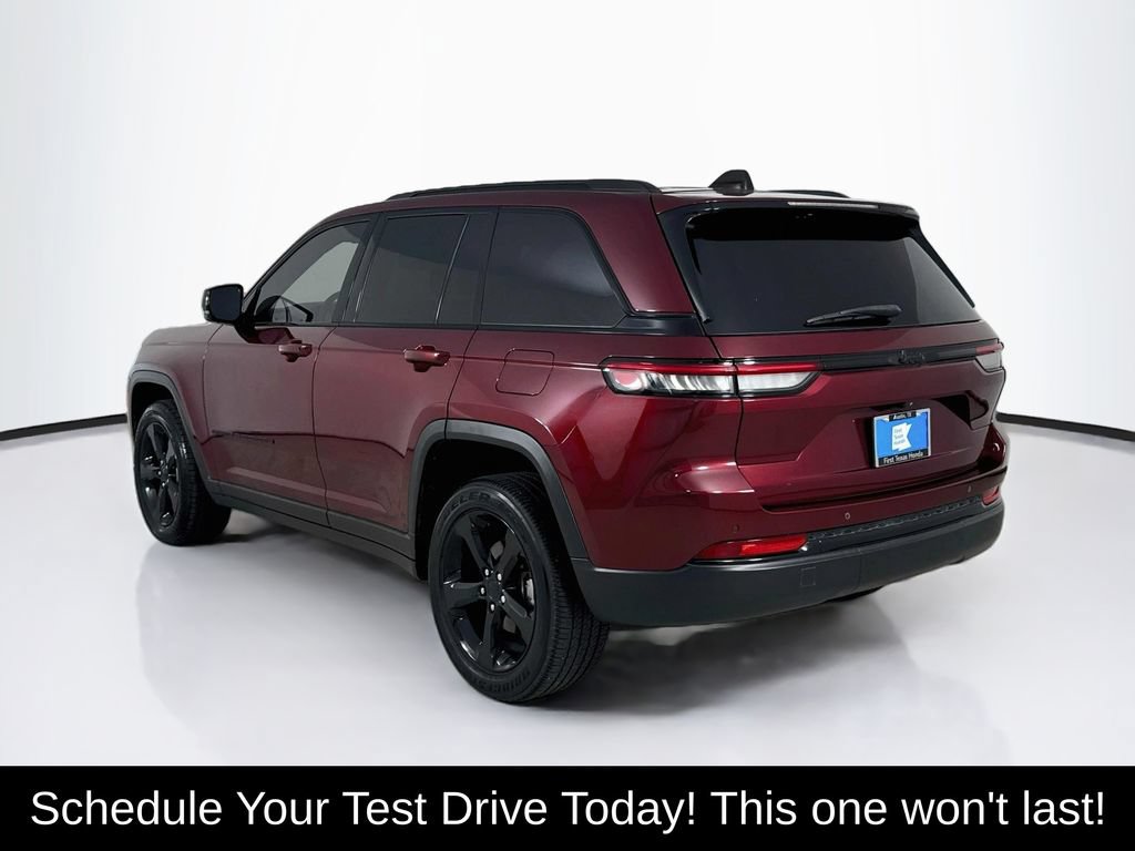 Used 2023 Jeep Grand Cherokee Altitude RWD image 6