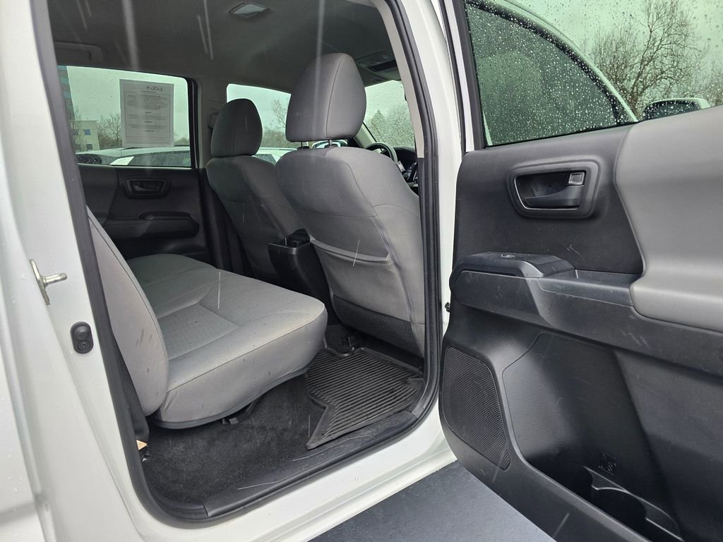 Used 2018 Toyota Tacoma SR image 15