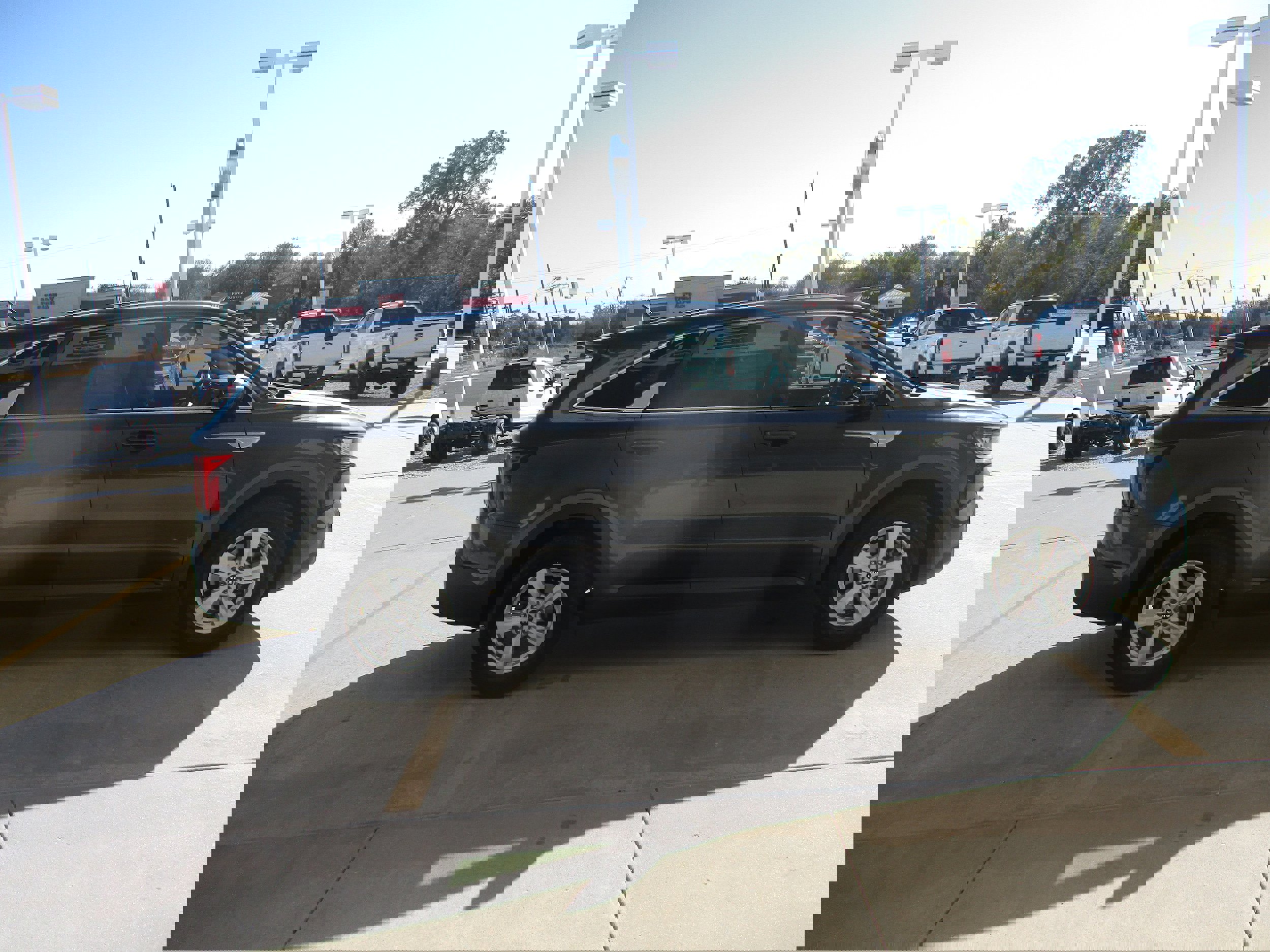 Used 2021 Kia Sorento LX image 7